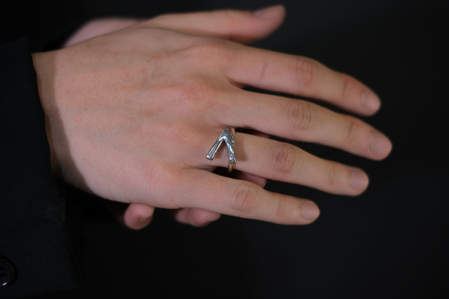 TY's ring「V」